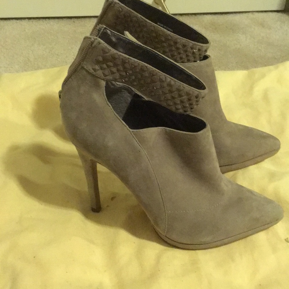 ABC Allen Schwartz heel stiletto